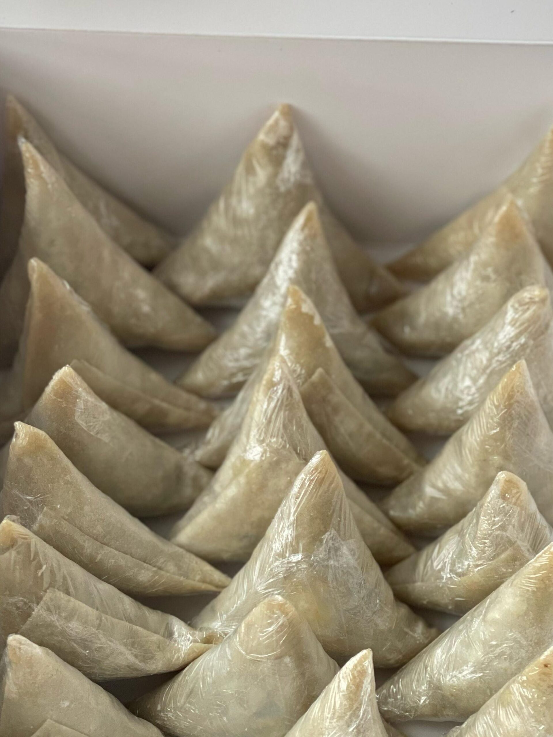 Precooked samosas